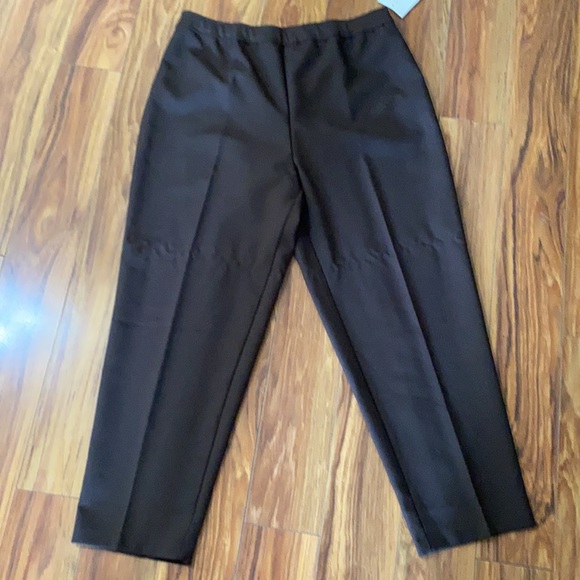 Bend over brown slacks, size 18P, NWT. - Picture 8 of 12